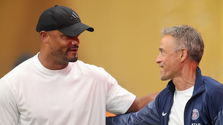 Vincent Kompany, técnico del Bayern Múnich y Luis Enrique, técnico del PSG.