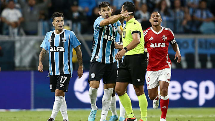 Gremio v Internacional - Brasileirao 2025