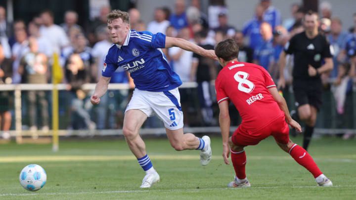 FC Schalke 04 v FC Twente - Pre-Season Friendly