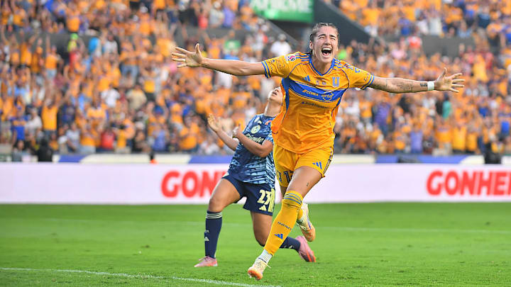 Diana Ordónez una de las dos campeonas de goleo de la Liga MX femenil.