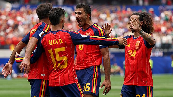 España vuelve a sonreír en una fase de eliminación mundialista España vuelve a sonreír en una fase de eliminación mundialista