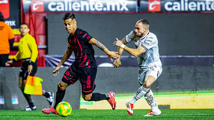 Efrain Alvarez, Manuel Mayorga