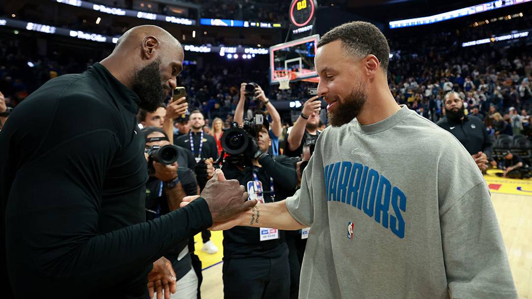 LeBron James y Stephen Curry. LeBron James y Stephen Curry.