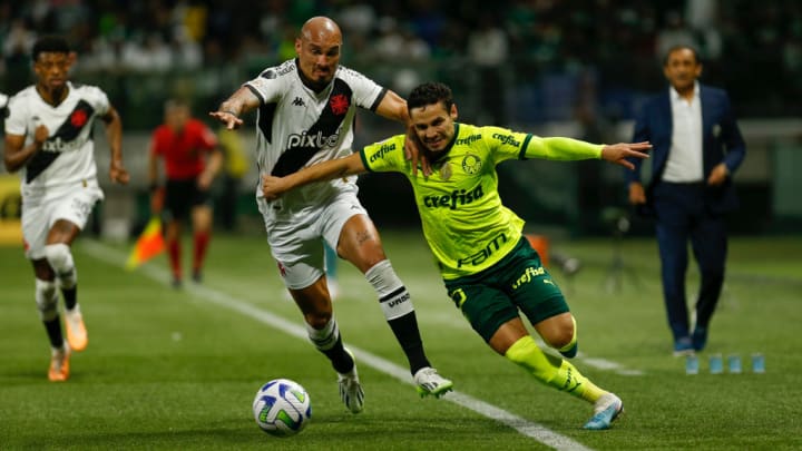 Maicon, Raphael Veiga