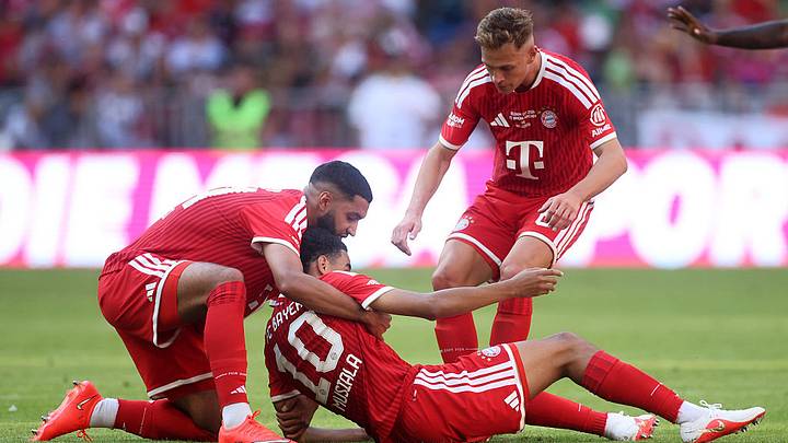 Momento en el que Jamal Musiala se desplomó en el juego del Bayern ante Leipzig.