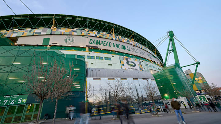 Sporting CP v Manchester City: Round Of Sixteen Leg One - UEFA Champions League