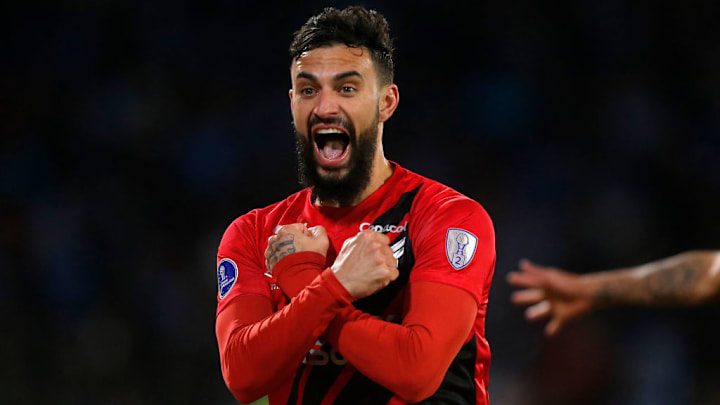 TOPSHOT-FBL-SUDAMERICANA-BELGRANO-PARANAENSE