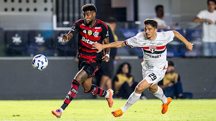 Emerson Royal, Pablo Maia