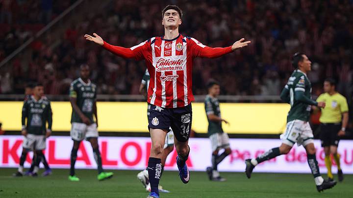 Armando González, delantero de las Chivas Armando González, delantero de las Chivas