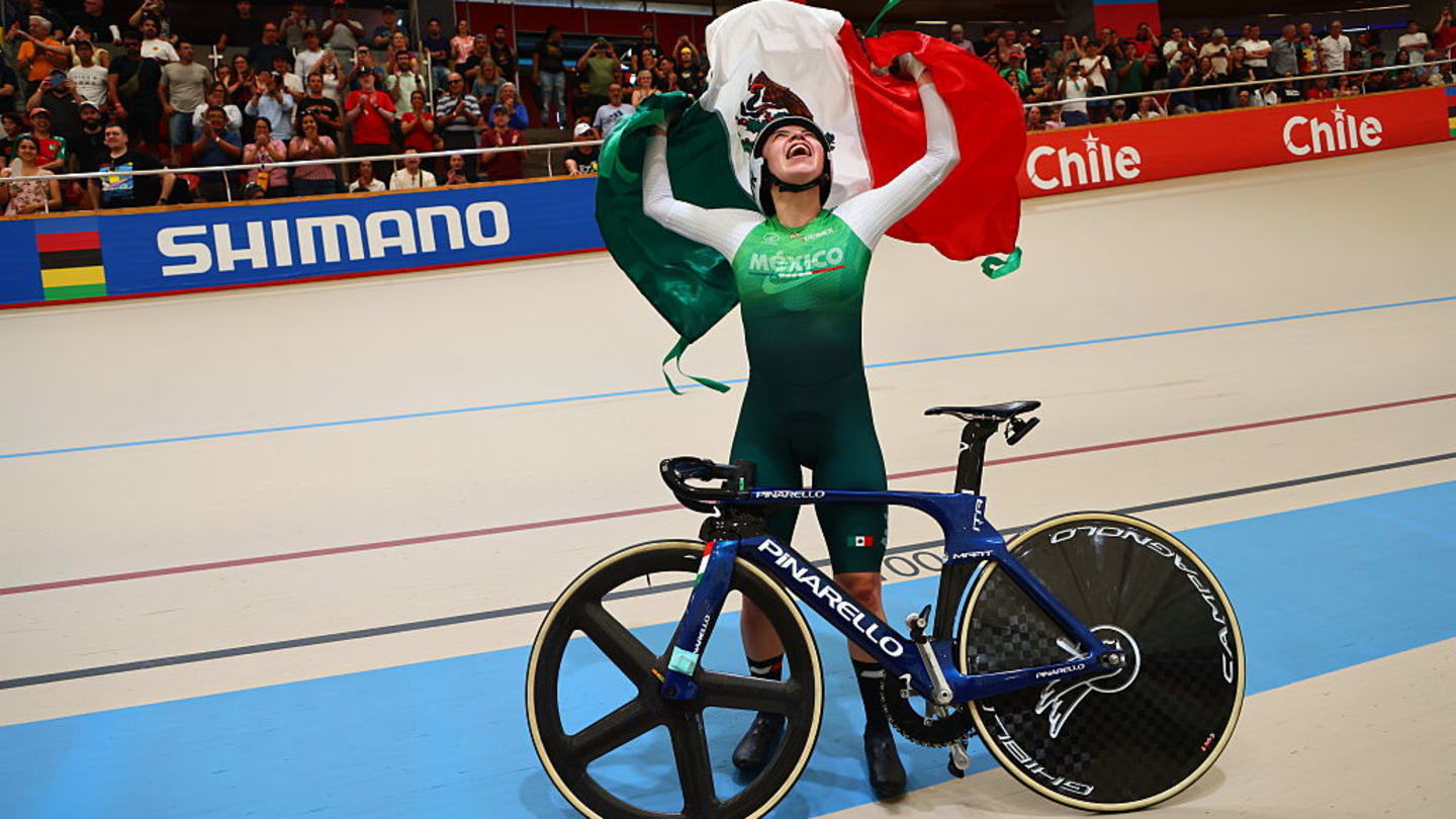 Yareli Acevedo logra plata en la Copa del Mundo de Ciclismo de Pista