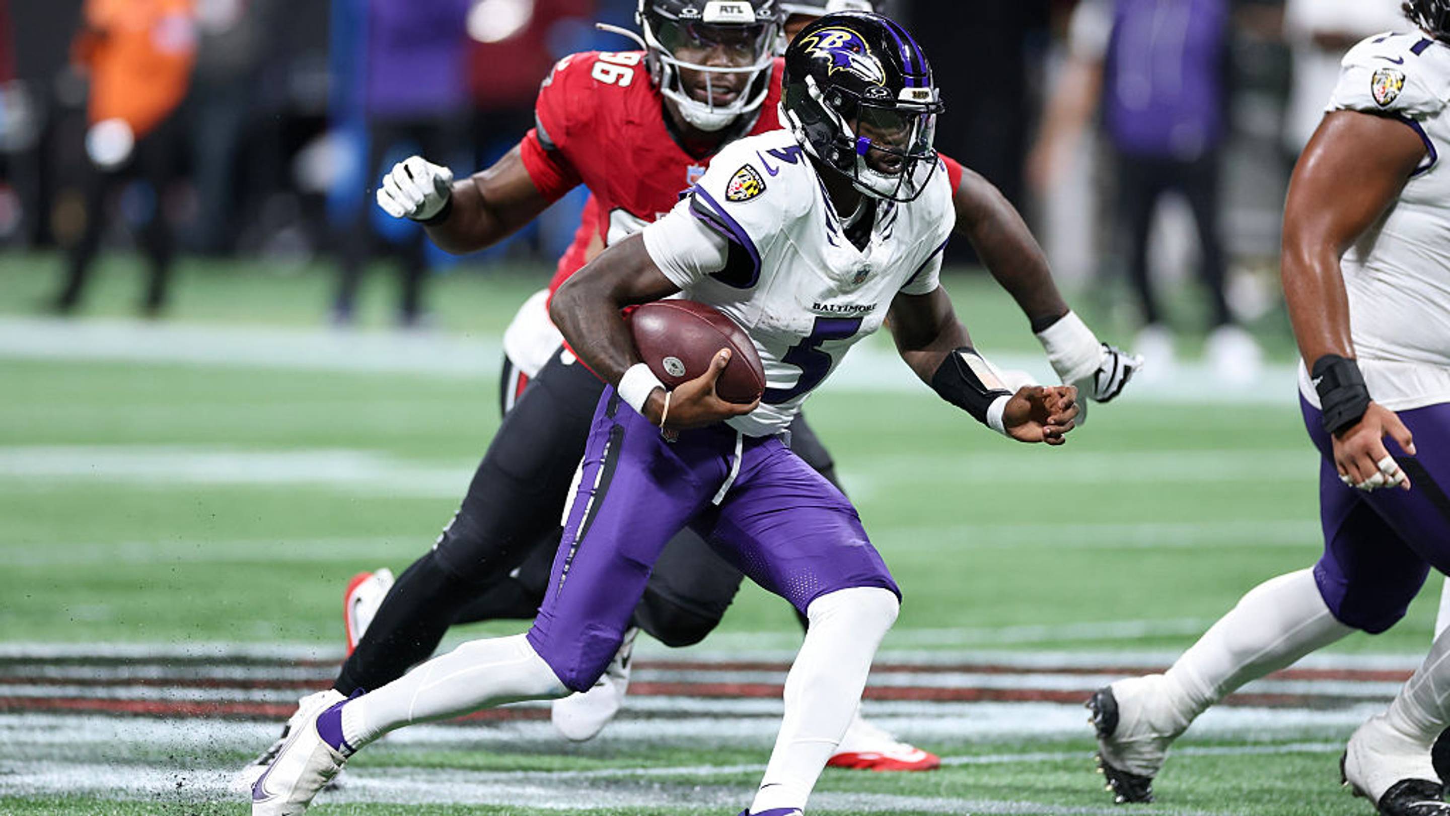 Tyler Huntley rescata a Baltimore sin Lamar Jackson y los Ravens vencen a Atlanta en tiempo extra