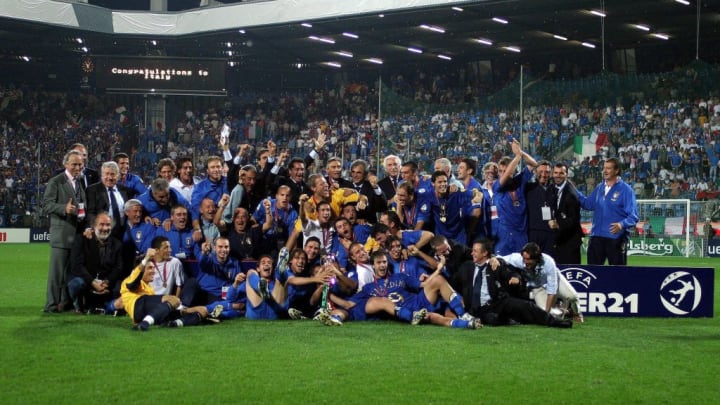 Staff, players of Italy U21