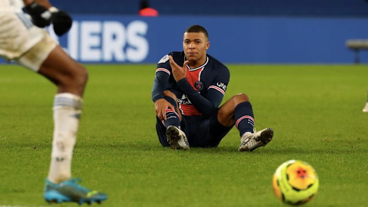 Paris Saint-Germain v RC Strasbourg - Ligue 1