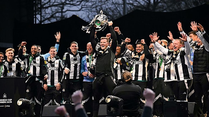 TOPSHOT-FBL-ENG-LCUP-NEWCASTLE-PARADE