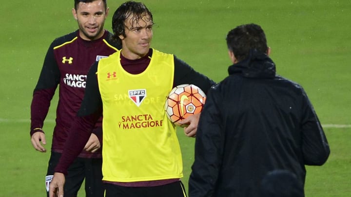 Lugano, zagueiro do São Paulo em 200