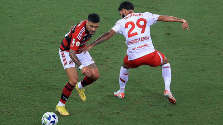 Arrascaeta, Juninho Capixaba