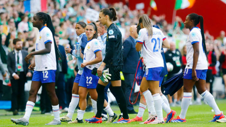 FBL-EURO-2025-WOMEN-QUALIFIER-IRE-FRA