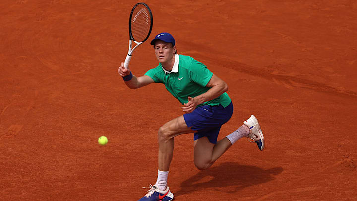 Jannik Sinner avanzó a octavos de final de Roland Garros.