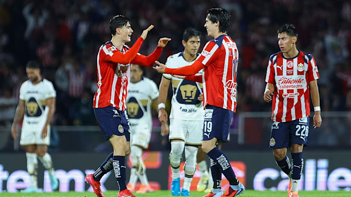 Guadalajara consigue un triunfo de alto valor en Ciudad Universitaria y recrudece los cuestionamientos al proyecto de los Pumas.