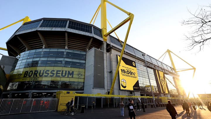 Borussia Dortmund v LOSC Lille - UEFA Champions League 2024/25 Round of 16 First Leg