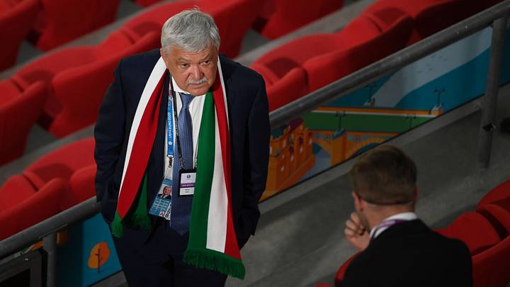 Sandor Csanyi, presidente de la Federación Húngara de Futbol, retiró su apoyo al presidente de FIFA. Sandor Csanyi, presidente de la Federación Húngara de Futbol, retiró su apoyo al presidente de FIFA.