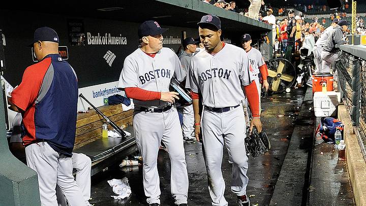 Los Red Sox sufrieron uno de los peores colapsos de septiembre en la historia de la MLB en 2011, pasando de ser el equipo número 1 a quedar fuera de la contienda por los playoffs. Los Red Sox sufrieron uno de los peores colapsos de septiembre en la historia de la MLB en 2011, pasando de ser el equipo número 1 a quedar fuera de la contienda por los playoffs.