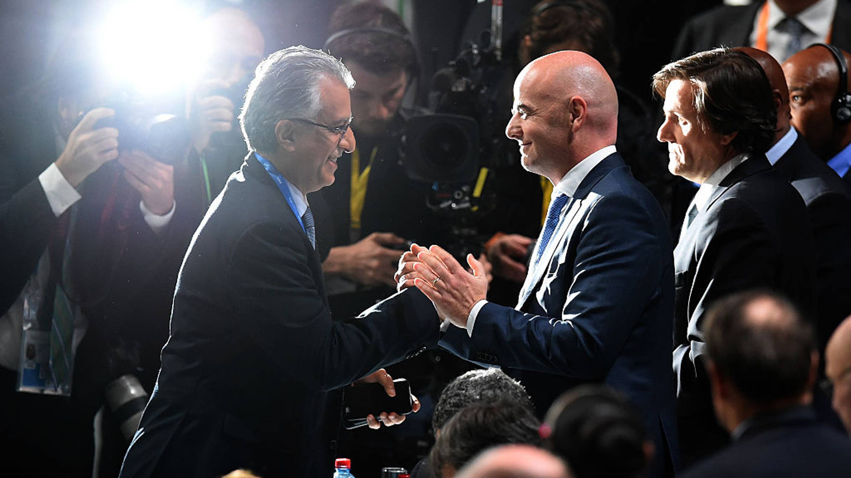 Confederación Asiática da un giro y apoya a Infantino para mantener presidencia de FIFA