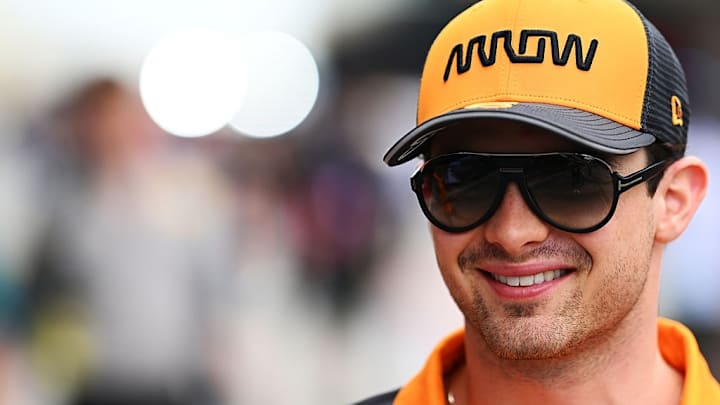 Pato O'Ward, piloto regiomontano, convivió con un nutrido grupo de seguidores durante la promoción del Gran Premio de México de la Fórmula 1.