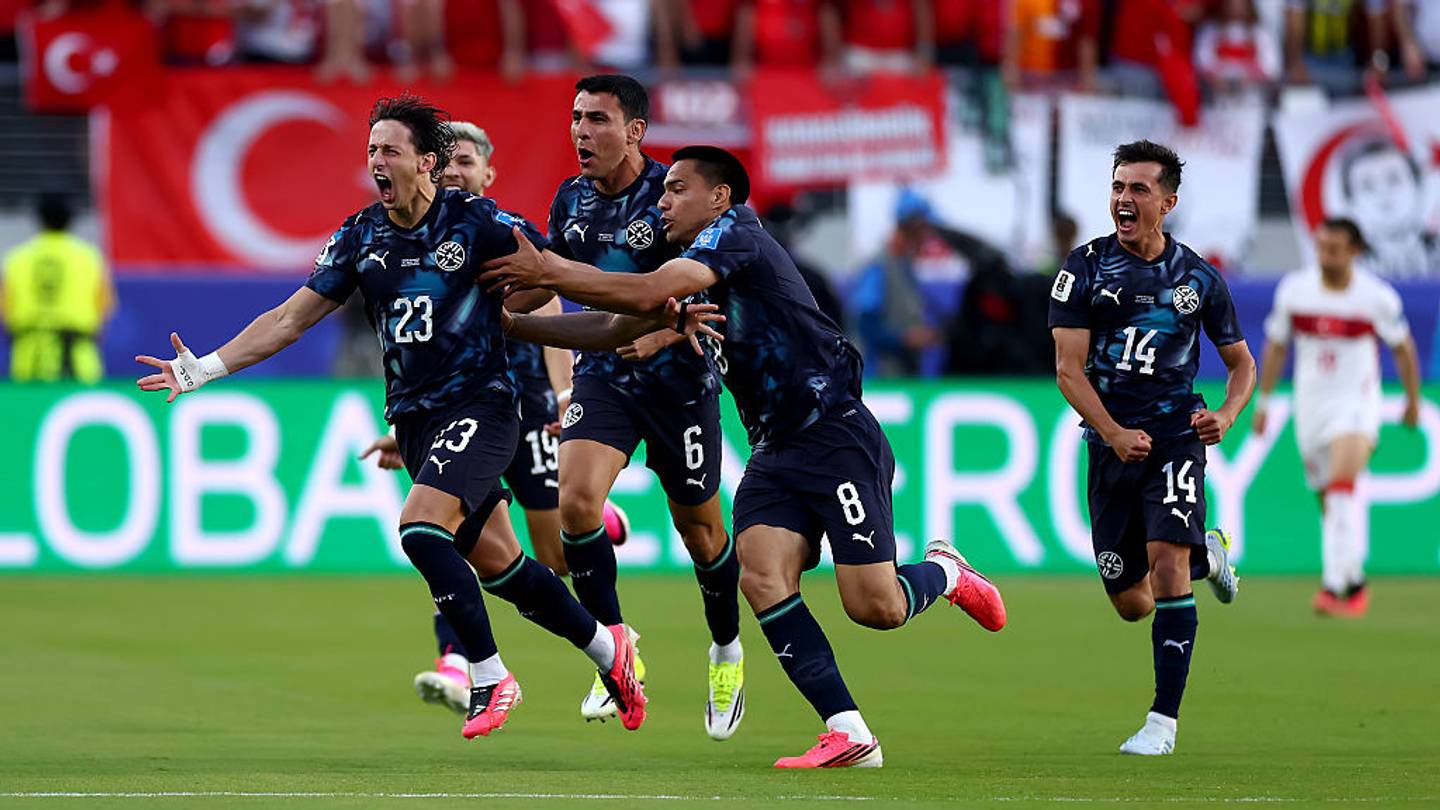 Paraguay vence a Turquía pese a la histórica expulsión de Miguel Almirón