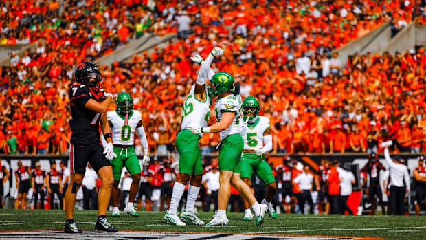 Oregon Ducks vs. Oregon State Beavers