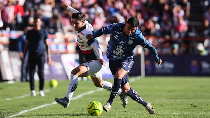 Isaac Brizuela, Bryan González
