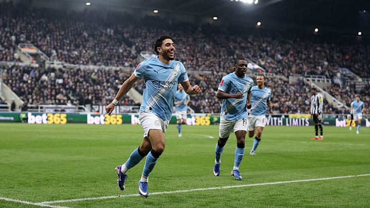 Omar Marmoush, del Manchester City, celebra su gol, el segundo de su equipo.