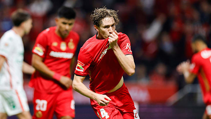 Marcel Ruiz consiguió uno de los goles con el que Toluca se impuso a Necaxa.