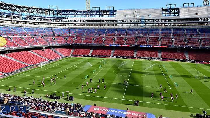 El Camp Nou ya podrá recibir juegos de Champions League.