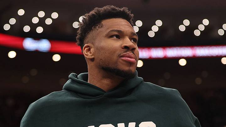 Giannis Antetokounmpo termina su etapa de 13 años con los Bucks. Giannis Antetokounmpo termina su etapa de 13 años con los Bucks.