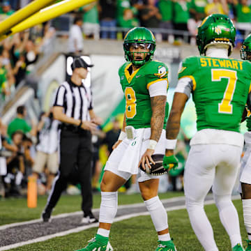 oregon ducks dillon gabriel, evan stewart