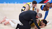 Tyrese Haliburton  yace en la duela tras la lesión en el tendón de Aquiles.