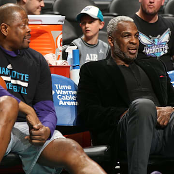 Oakley and Ewing chat in 2016 before the MSG incident.
