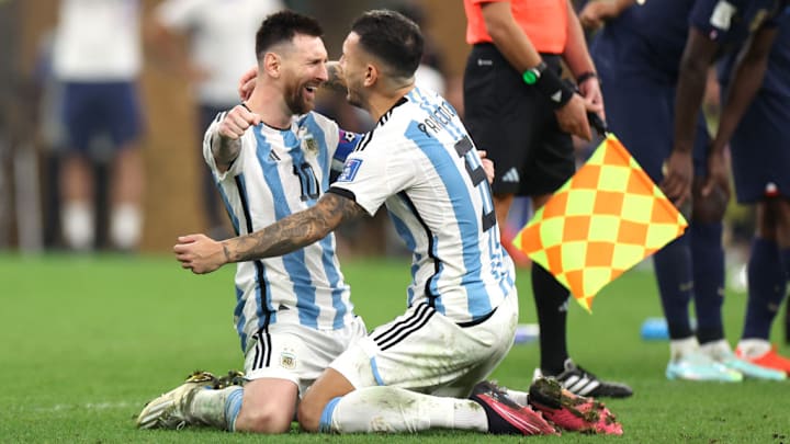 Lionel Messi y Leandro Paredes
