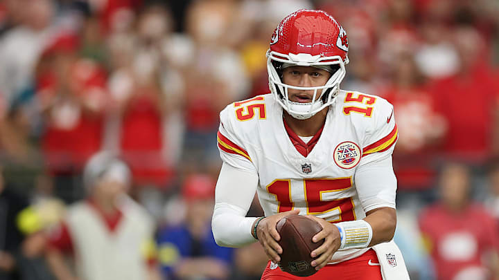 Mahomes promedió solo 6.8 yardas ganadas por intento de pase, con diferencia la marca más baja de sus ocho años en la NFL. Mahomes promedió solo 6.8 yardas ganadas por intento de pase, con diferencia la marca más baja de sus ocho años en la NFL.