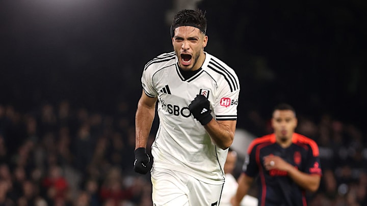 Raúl Jiménez consiguió el gol del triunfo para el Fulham con su especialidad, el tiro de penalti.