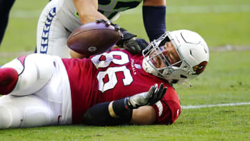Arizona Cardinals tight end Zach Ertz gave a brutal injury update while accepting an award on Thursday.
