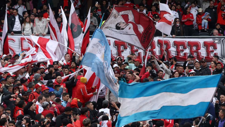 FBL-ARGENTINA-RIVER-LANUS