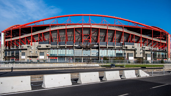 SL Benfica v AFC Ajax: Round Of Sixteen Leg One - UEFA Champions League