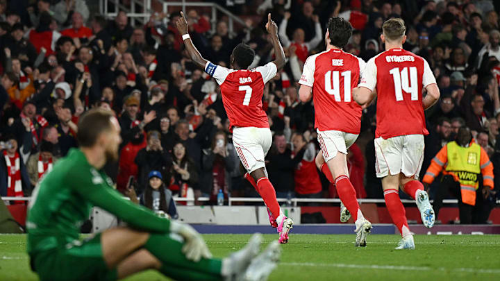 Bukayo Saka (7) consiguió el gol con el que el Arsenal se metió a la Final de la Champions League.