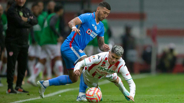 Angelo Araos, Juan Escobar