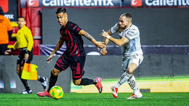 Efrain Alvarez, Manuel Mayorga