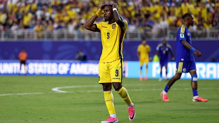 Tras caer en su debut, Curazao reaccionó con un empate sin goles frente a Ecuador. Tras caer en su debut, Curazao reaccionó con un empate sin goles frente a Ecuador.