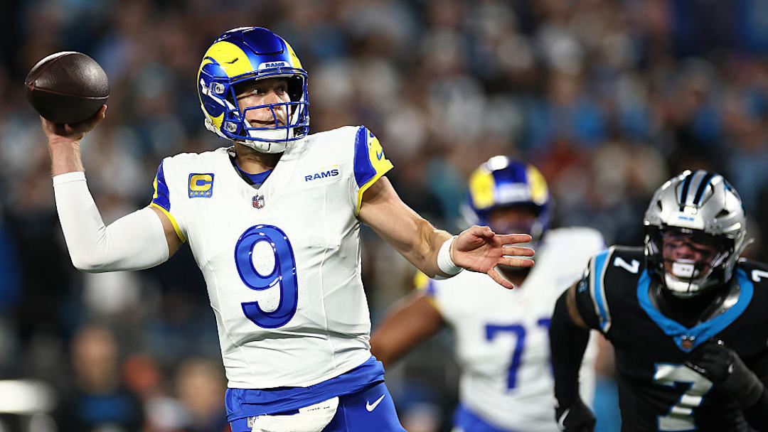 Matthew Stafford llevó a los Rams a la victoria sobre los Panthers.