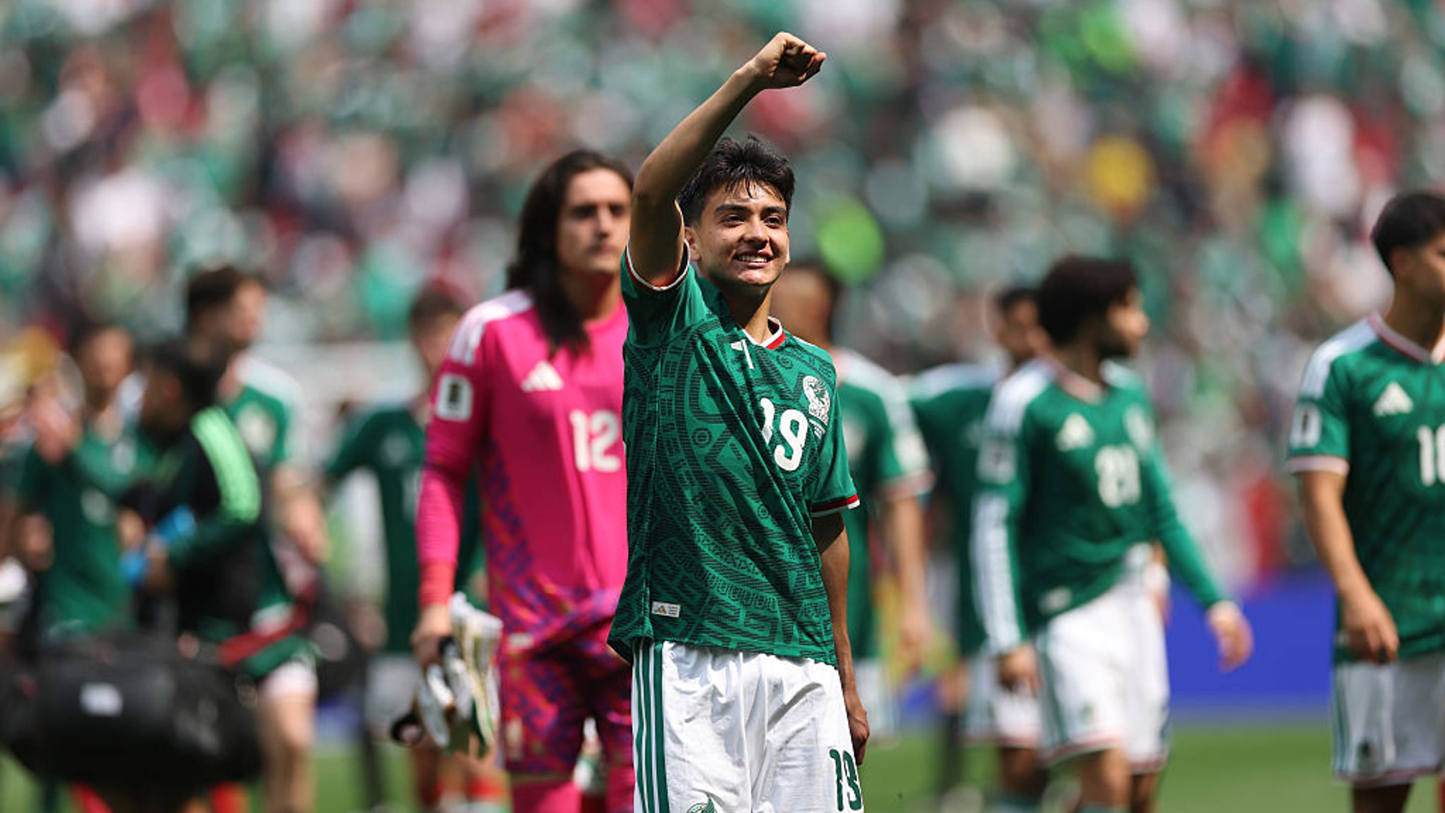 Mexicanos elevan hasta ocho veces su valor al emigrar a Europa ¿Gilberto Mora es el siguiente?